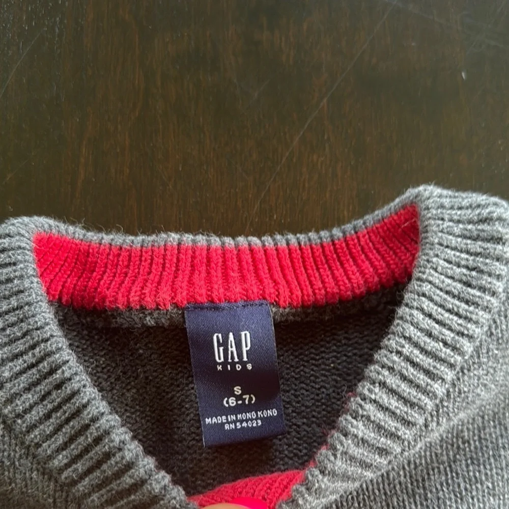 GAP Gray Classic Knit Sweater